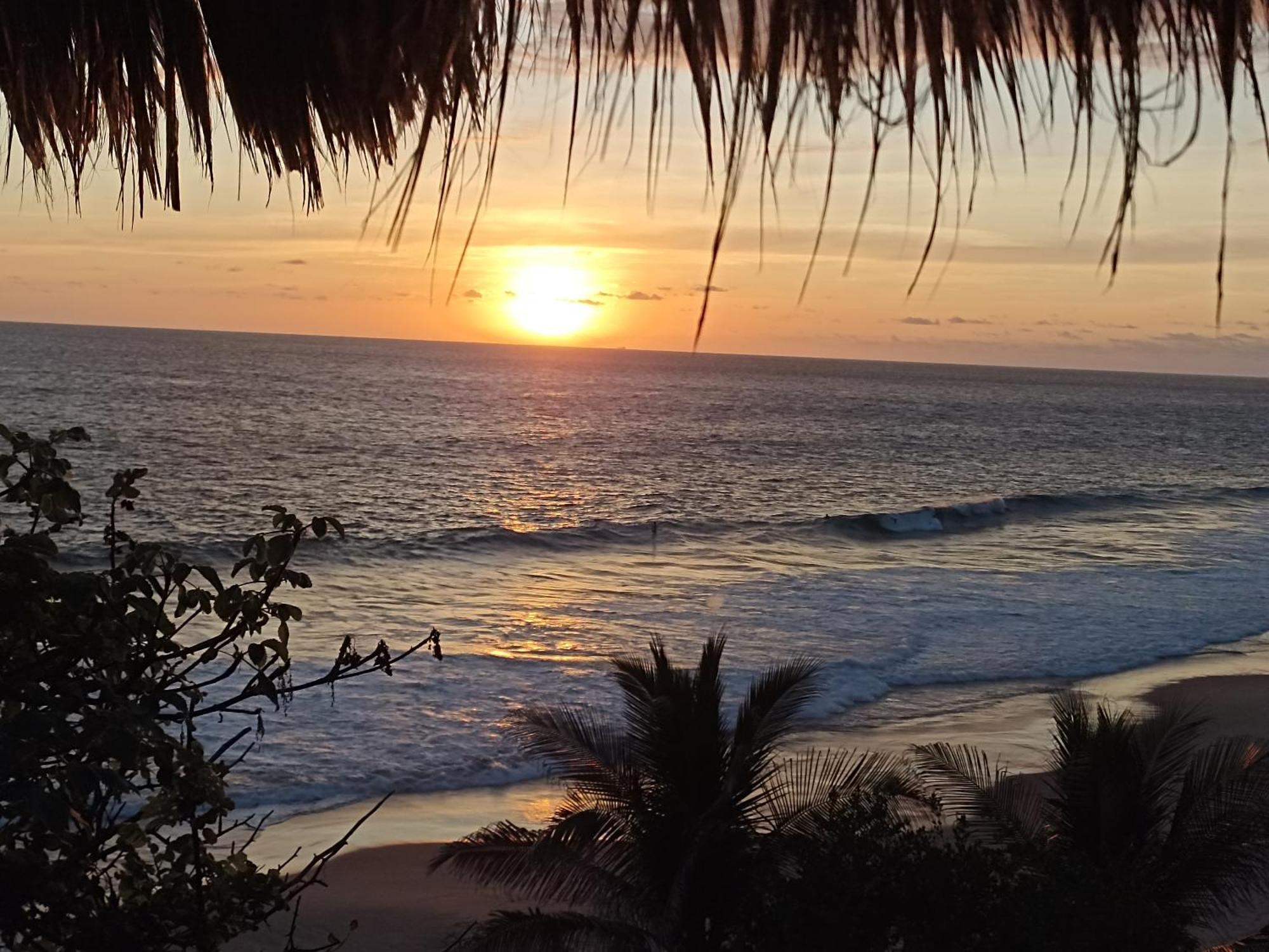 Punta Sur, Frente Al Mar Y El Atardecer Hotel Масунте Екстериор снимка