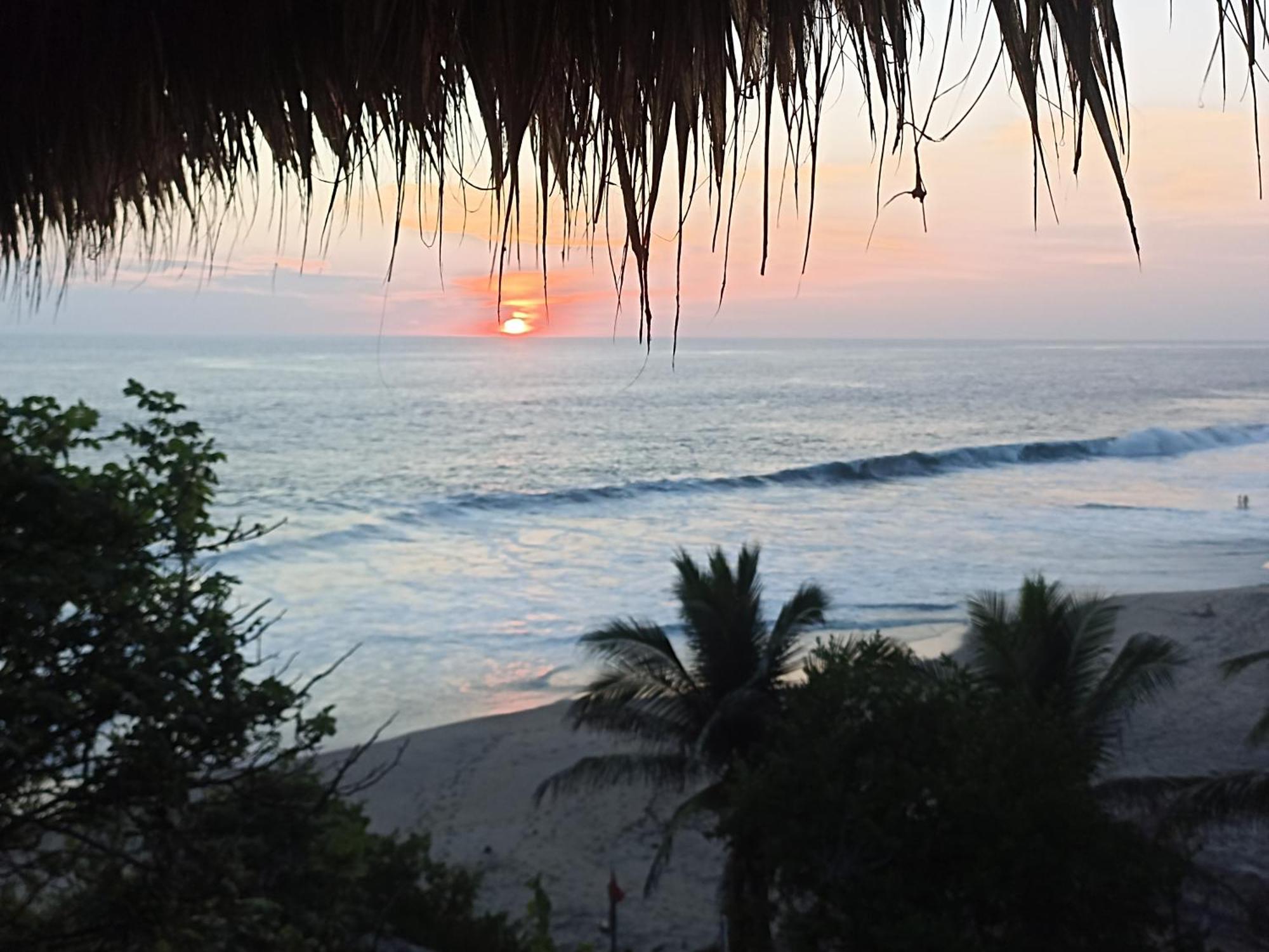 Punta Sur, Frente Al Mar Y El Atardecer Hotel Масунте Екстериор снимка