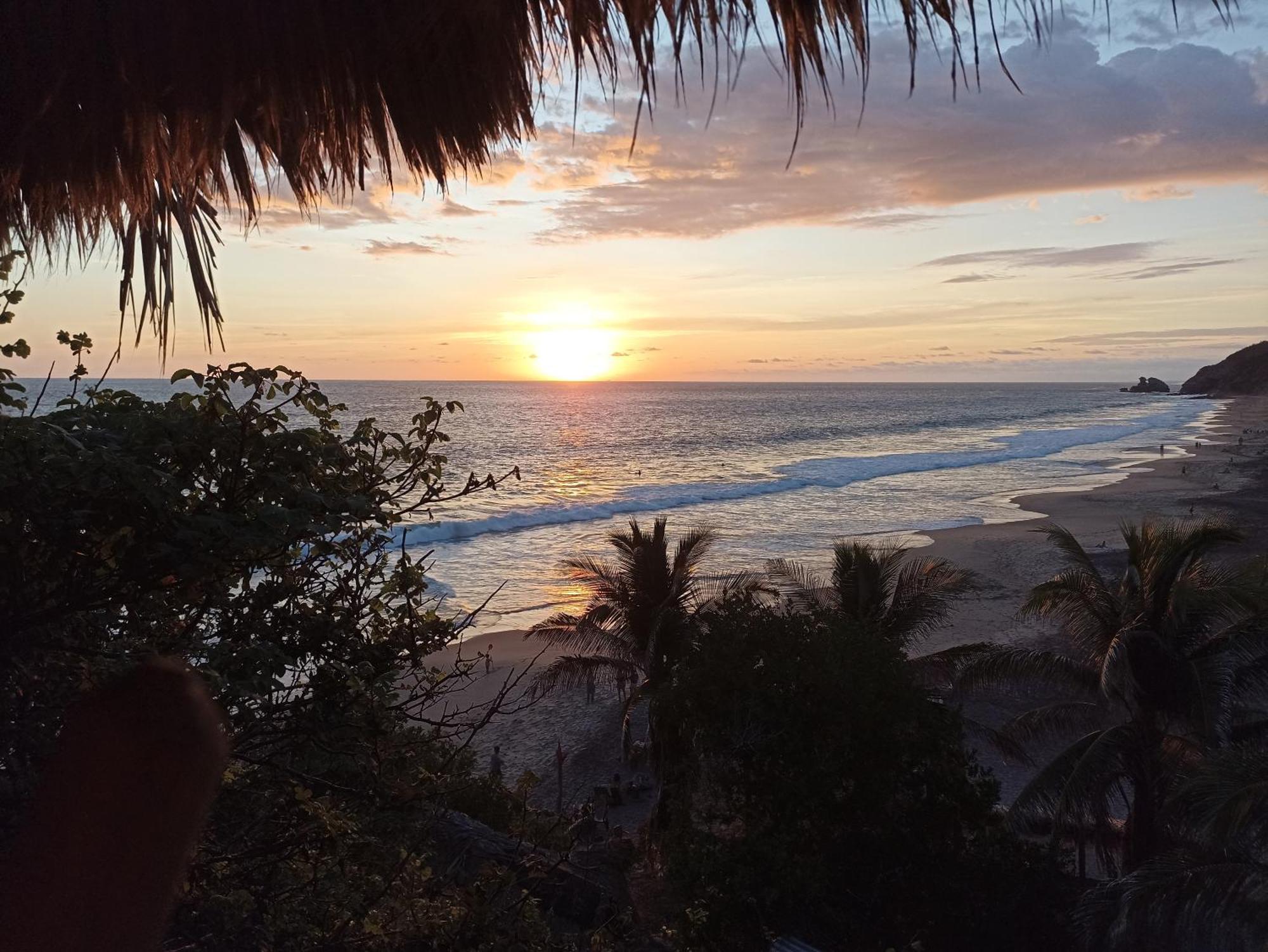 Punta Sur, Frente Al Mar Y El Atardecer Hotel Масунте Екстериор снимка