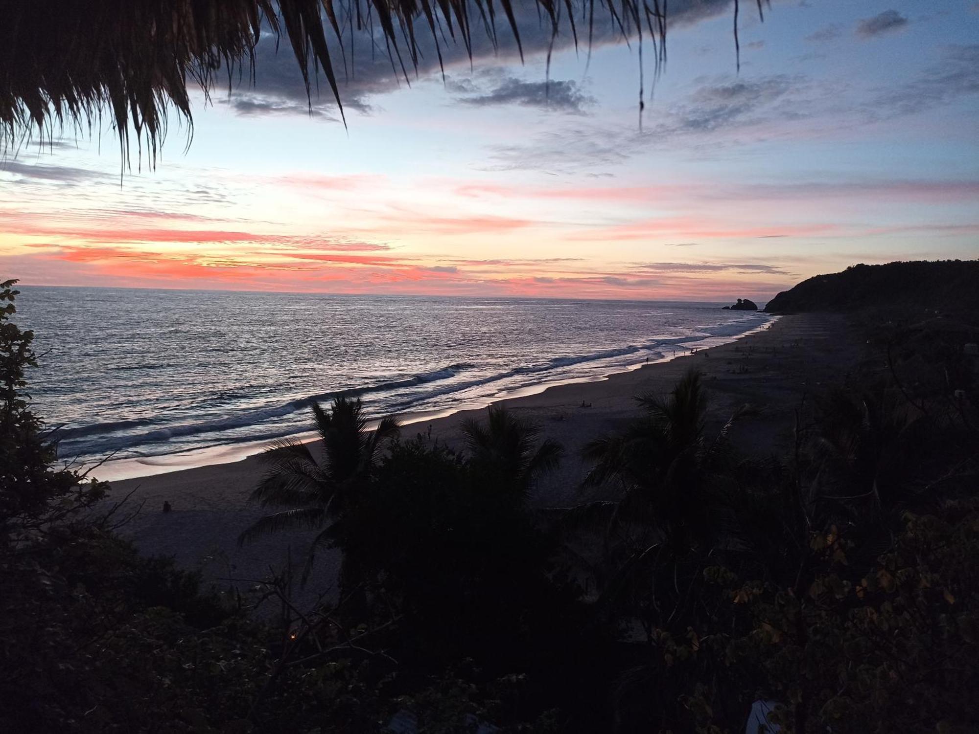 Punta Sur, Frente Al Mar Y El Atardecer Hotel Масунте Екстериор снимка